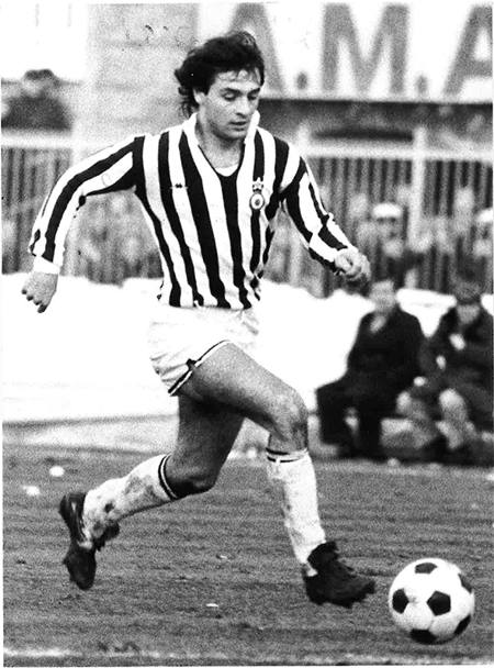 Cesare Prandelli si afferma all’Atalanta e viene prelevato dalla Juve nel 1979. Torner poi a Bergamo a chiudere la carriera e iniziare quella da allenatore